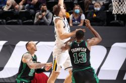 开云下载-太阳大胜骑士，戈贝尔28分砍下三双的简单介绍