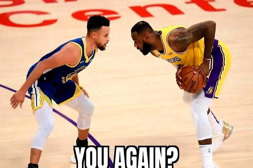 NBA季后赛激烈对抗，谁能笑到最后？