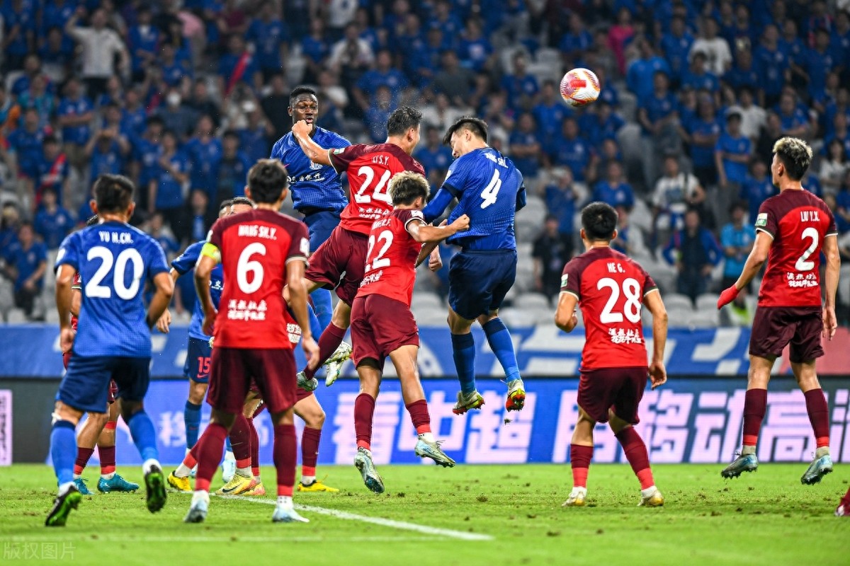 球队战绩起伏不定，关键时刻面临考验