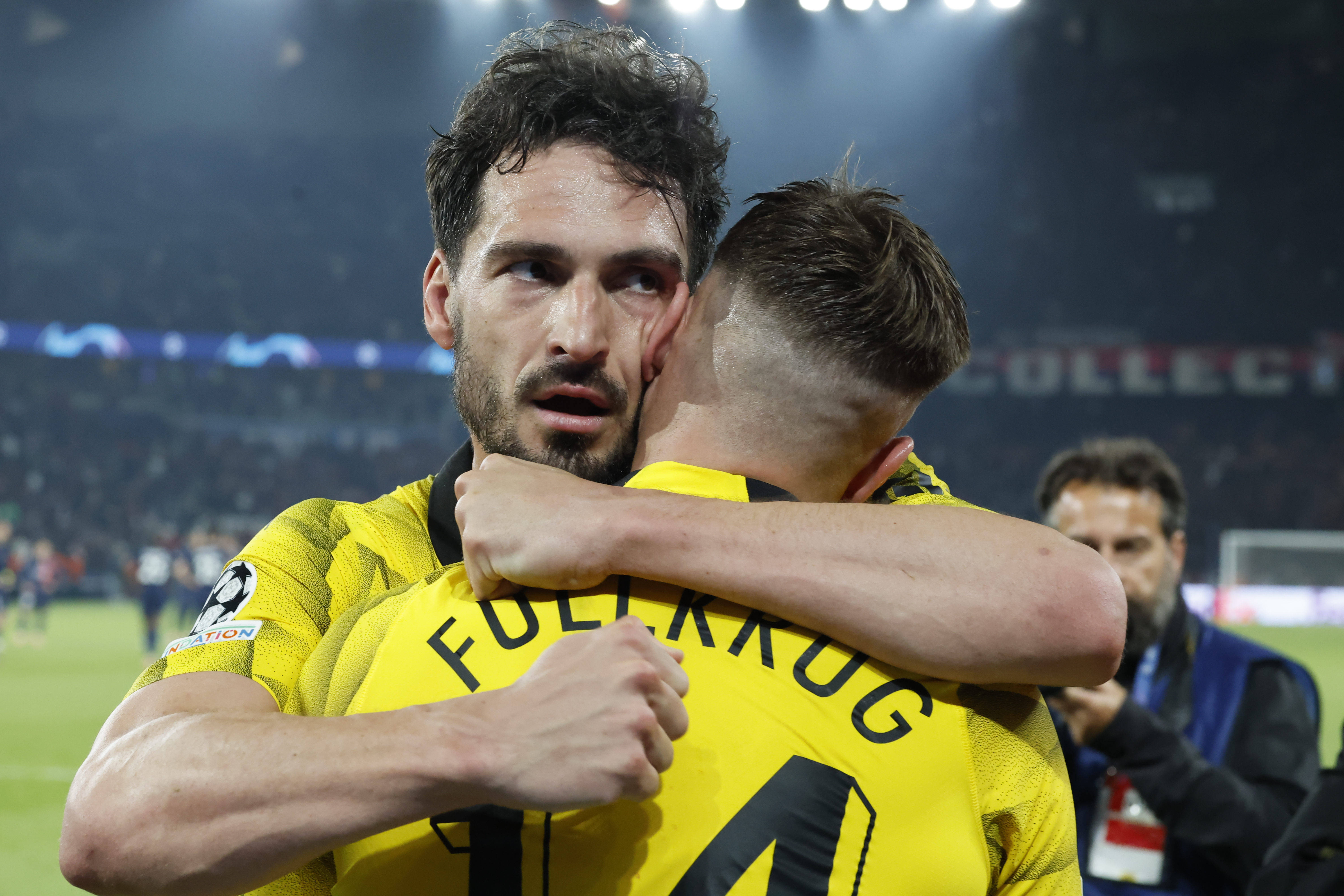 关于多特蒙德主场失利，球迷留下失望的泪水的信息